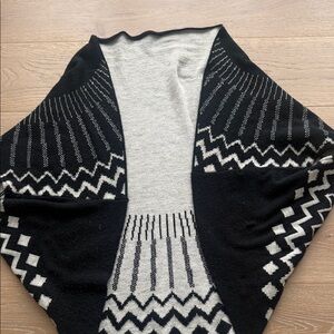 Madison Monochrome Zigzag Poncho